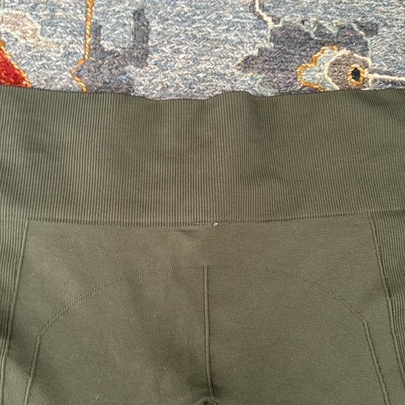 Lululemon align high bike shorts yoga army green spandex 12 - Picture 3 of 3